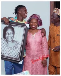 Seyi vibez history